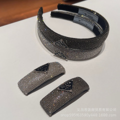 新商品の高級気質は逆三角マークのカチューシャがいっぱいです。