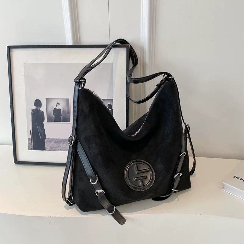 Capacious One-Shoulder Bag, Winter 2023, Single-strap Shoulder Bag, 22×27.5×7 cm