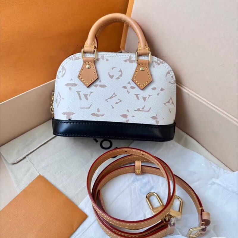 2025 Bag Dune Color Shell Bb Mini Shoulder High-End Satchel Fashion Handbag Versatile Western Style Crossbody Bag