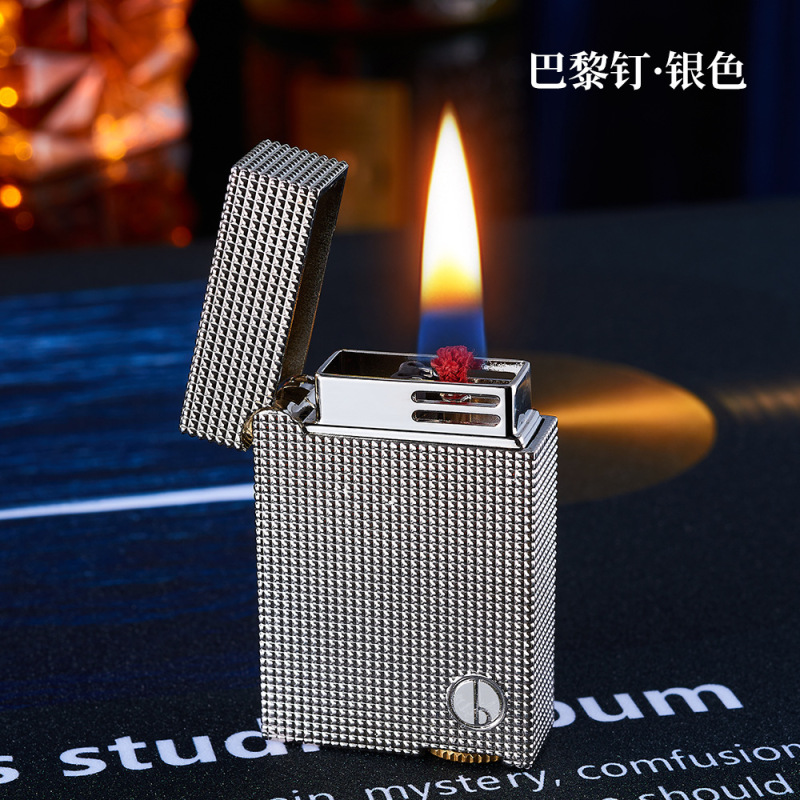 Douyin インターネットセレブの人気のレトロな灯油マシンブラックテクノロジー音声起動直火ライター、クールでハンサムなライターを備えた必需品|undefined