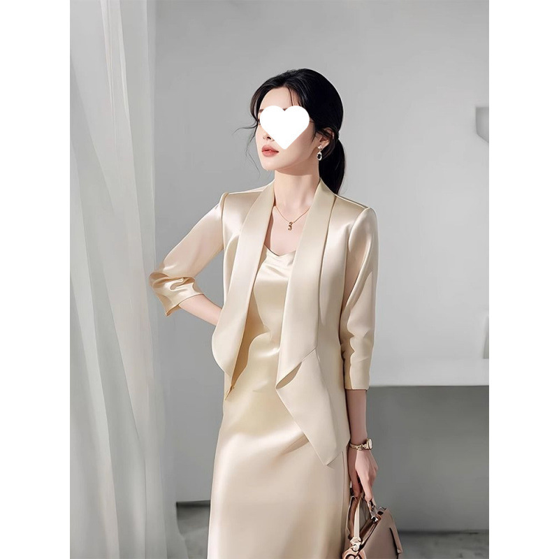 春と秋の新型の婦人服のスーツは軽くて高級感があります。|undefined