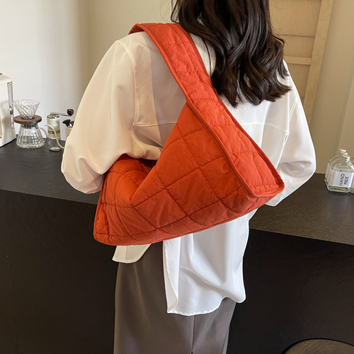 2025 Autumn/Winter New Trend Ins Checkered Rhombus Nylon Canvas Shoulder Crossbody Lunch Bag with Large Capacity for Women