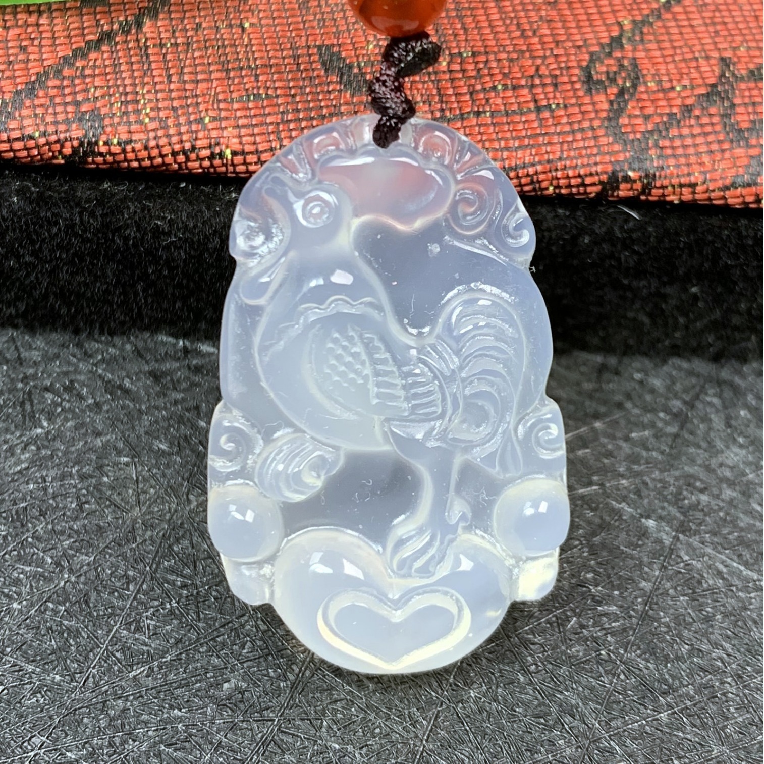 白色玉髓玛瑙十二生肖属相马鸡猴牛虎兔龙天时尚饰品吊坠
