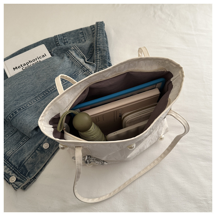 Casual work commuting bag for women, large capacity, new Spring 2025, stylish and simple single-shoulder shopping bag tote bag undefined