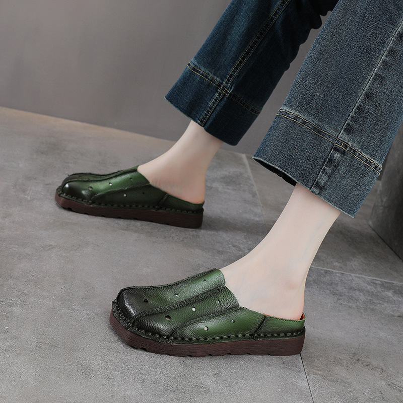 Dép sandal nữ bít mũi đế bệt da mềm phong cách cổ điển — màu nâu