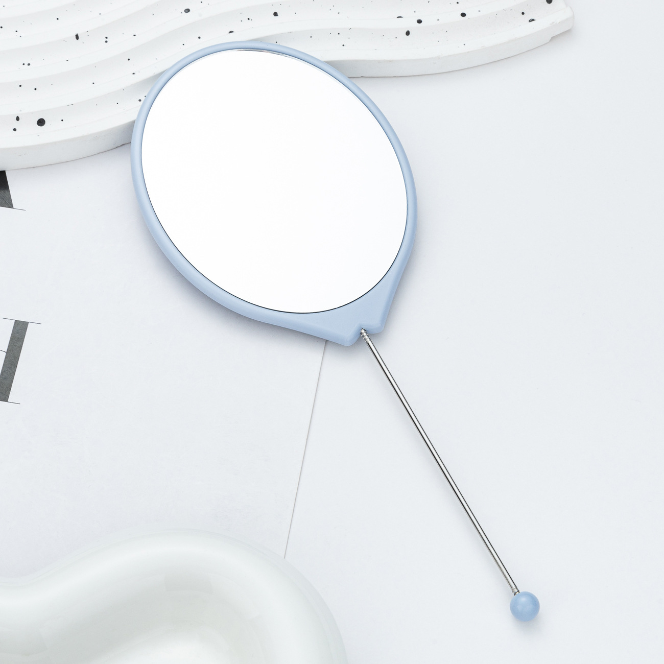 Espejo de mano al por mayor espejo de maquillaje HD multicolor bricolaje ovalado con mango espejo portátil portátil de una cara