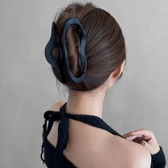 秋冬の不規則な透かし彫りの雲は女性の高級感をつかみます。
