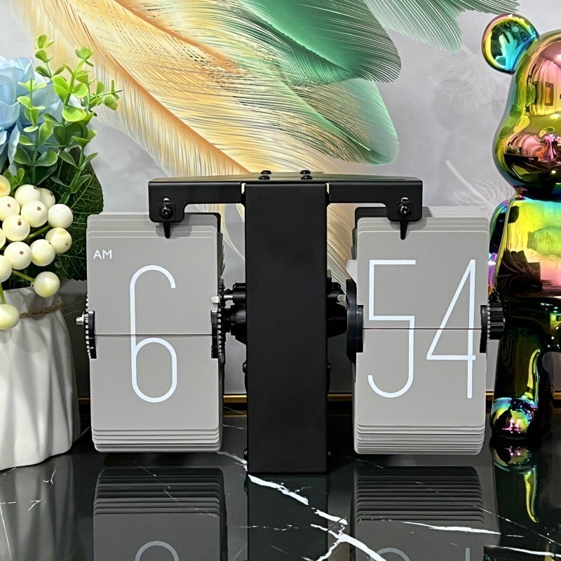 벽 시계 빛 고급 검정색과 회색