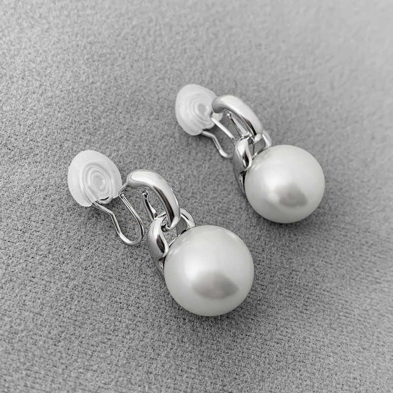 16g Weight 925 Sterling Silver Ear Needle Material Pearl Inlay Material Ear Cuffs, Ear Studs Classification 1 Pair Quantity Banquet, Daily, Date Occasion Copper Material Geometric Pattern All Seasons Season Women's Gender Plating, Inlay Design Elegant Style 1 Pair Elegant Geometric Plating Inlay Copper Pearl Ear Cuffs Ear Studs 18