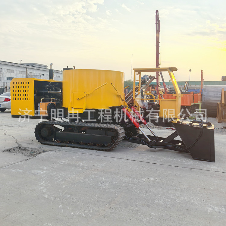 3方朝天锅履带式搅拌罐车 圆口进料混凝土搅拌罐车干湿料通用