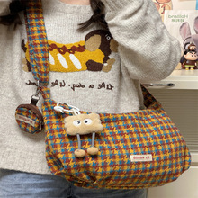 秋冬新款韩版ins高颜值复古格子毛呢饺子包休闲轻便大容量斜挎包