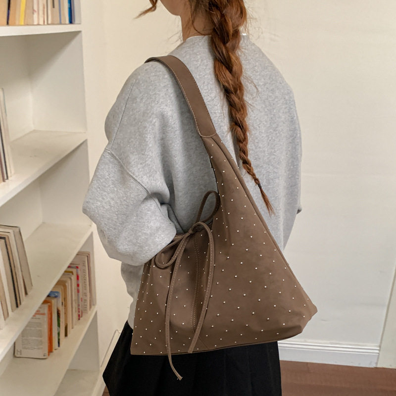 Túi tote nữ cỡ lớn đựng nhiều đồ, họa tiết chấm bi, đeo vai một quai, phong cách tối giản — Màu xanh da trời, màu cà phê, màu nâu, màu đỏ chi tiết 27