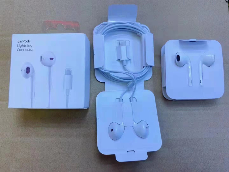 Apple 15-16シリーズ対応、Type-Cインターフェースのユニバーサル版、通話・音楽再生に対応、高音質の有線イヤホンです。|undefined