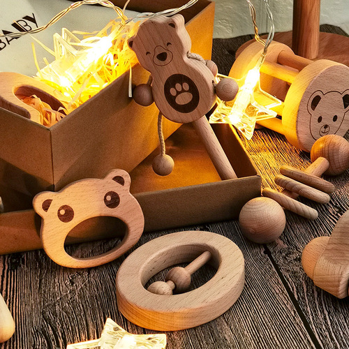 Newborn baby toys 100-day wooden gift box for full-month baby comfort bear hand rattle for teeth grinding and chewing