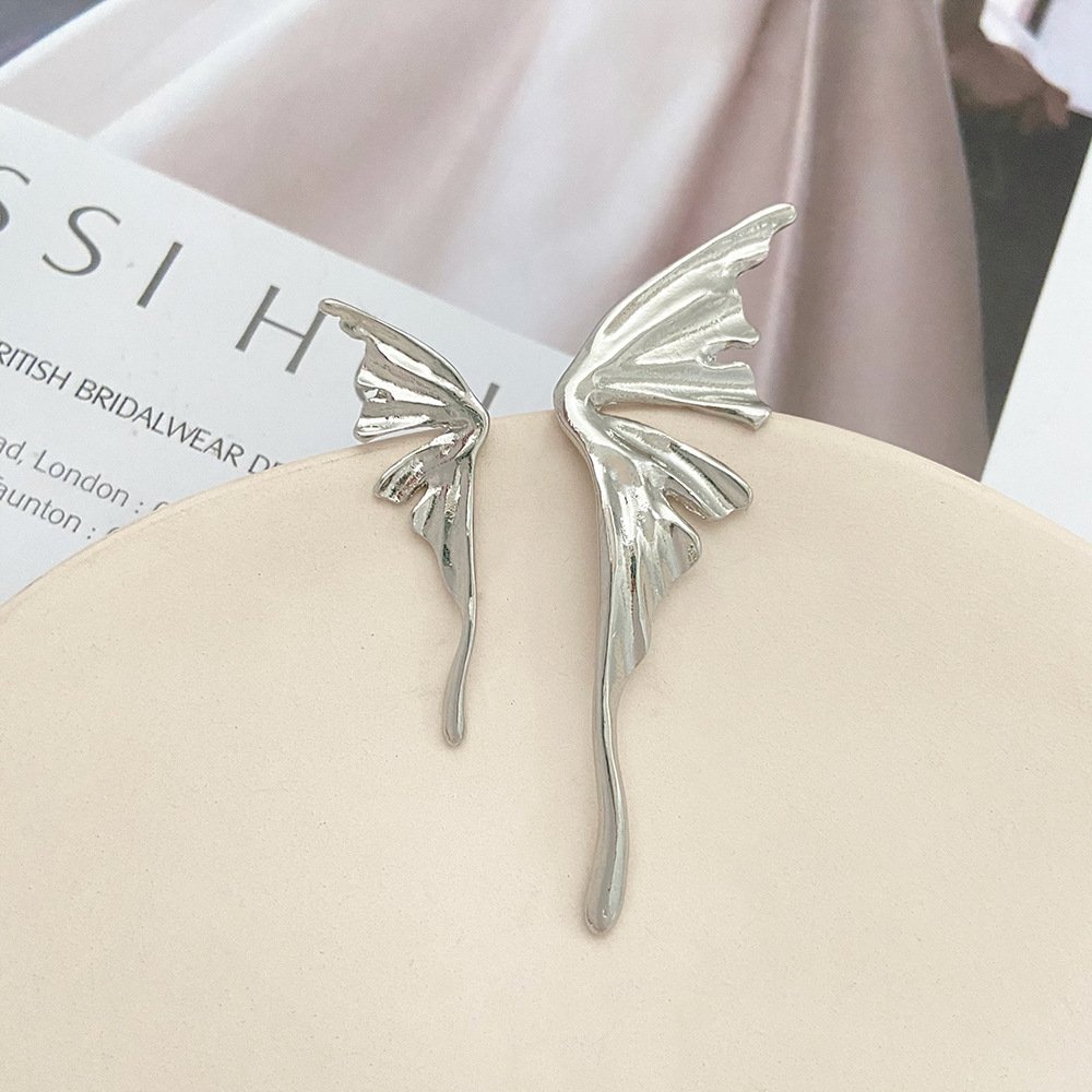 Nightclub, Party Occasion Alloy Material Wings Pattern 1 Pair Streetwear Wings Metal Alloy Ear Studs