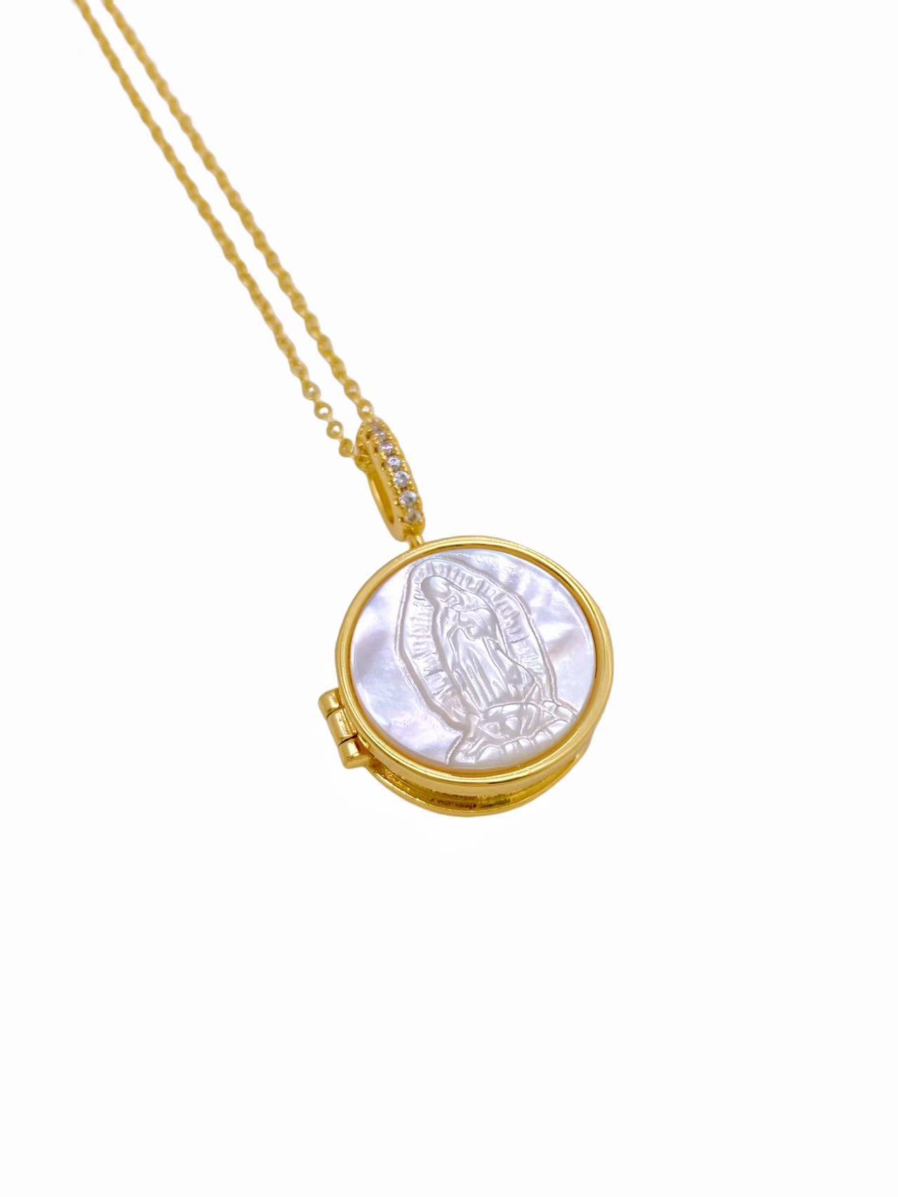 Plating Design Wholesale Jewelry Elegant Vintage Style Human Geometric Copper Shell Plating Cable Chain Pendant Necklace