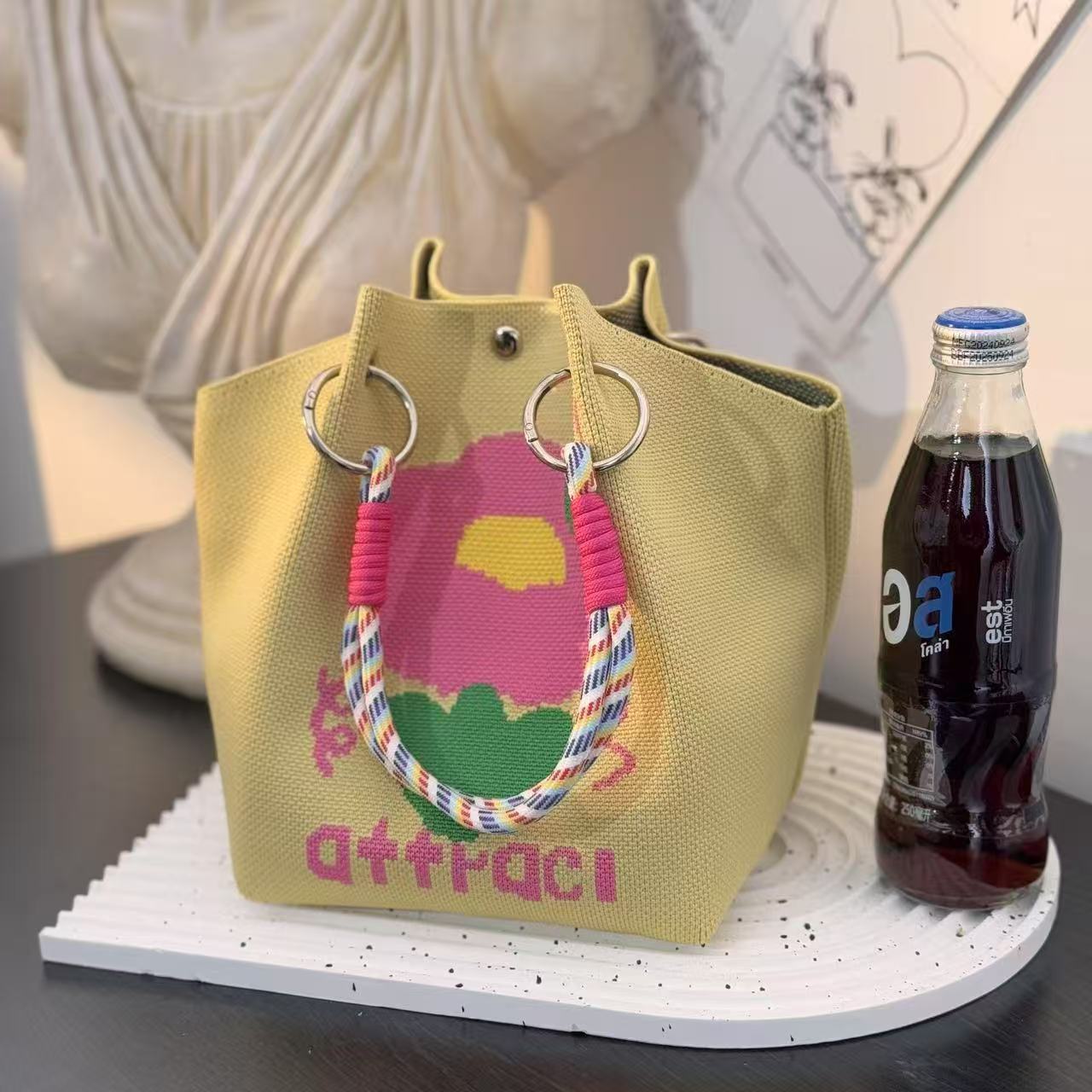 Bolsa de punto bolsas de dibujos animados para mujeres lindas bolsas de regalo de mano bolsas de bocadillos prácticas versátiles bolsas de cubo baratas gran capacidad