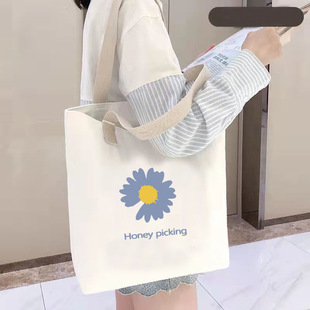 ������Ů�μ��б������������᲼���Ӵ�W�����nС��2025���¿�
