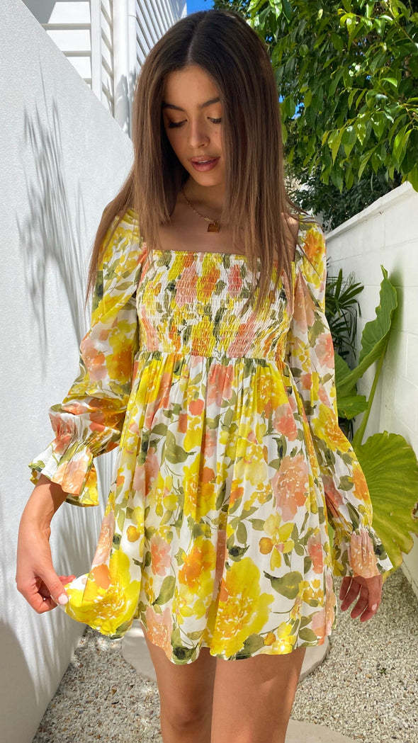 vestido elástico de manga larga con estampado floral y cuello cuadrado NSJRM135700