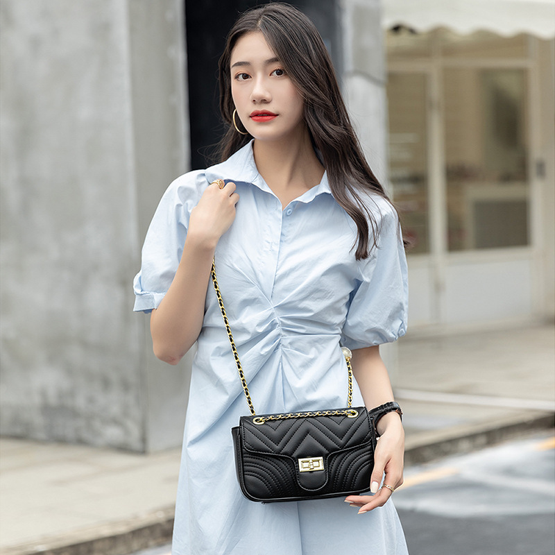 Women's Crossbody Bag Versatile Leather Diamond Pattern Style_voghion.com
