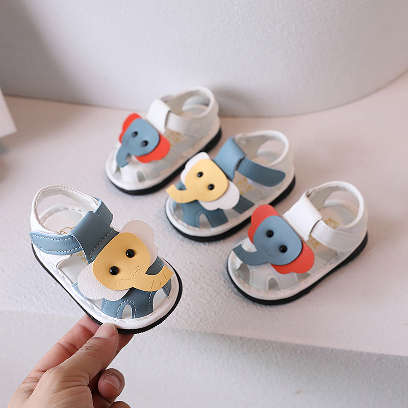 One-piece delivery summer boys and girls baby shoes 0-1-2 years old baby shouting shoes soft bottom toddler shoes ringing sandals 3