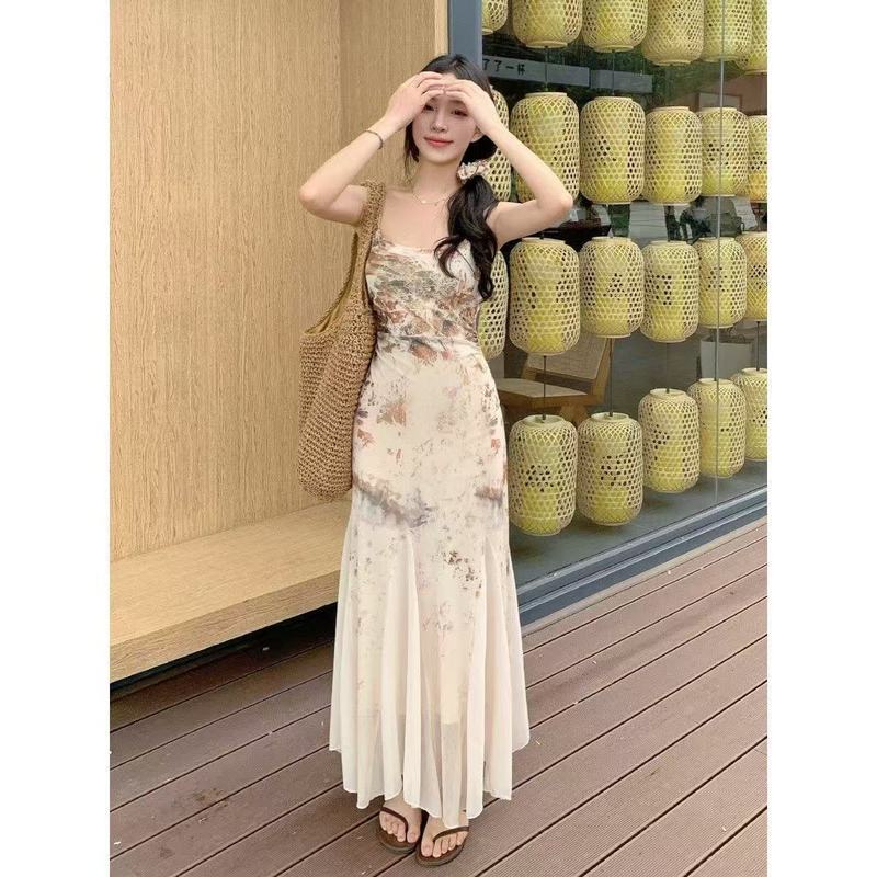 夏轻奢吊带连衣裙女春季收腰显瘦遮肚包臀长裙设计感国风碎花裙子|undefined