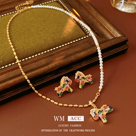 耳环;项链;手链