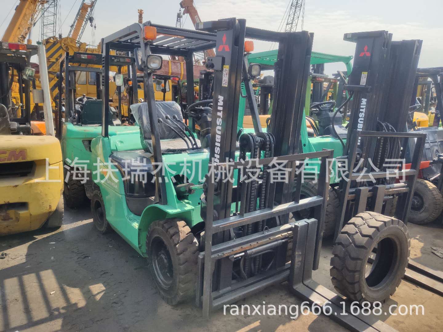 二手三菱2.5吨集装箱叉车