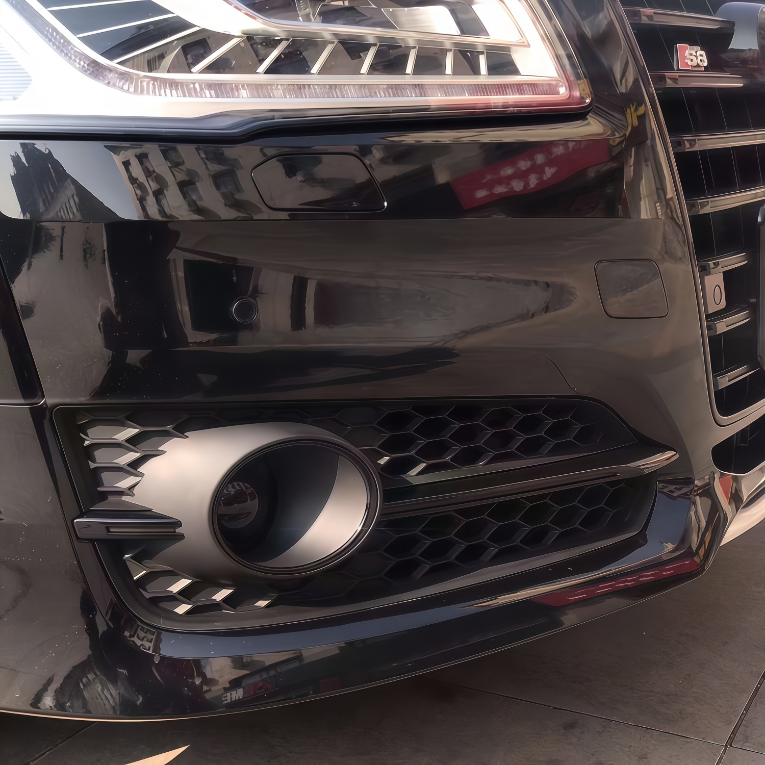 14-17 models suitable for Audi A8, modified to S8 style, with a sporty front bumper and a larger front grille