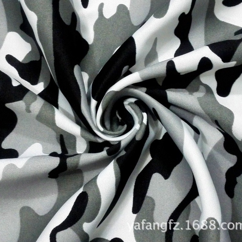 现货梭织斜纹印花单面华达呢布料手感适中白底迷彩帽子服装面料