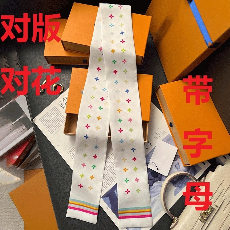 古典的なロバの家の古い花のリボン|undefined