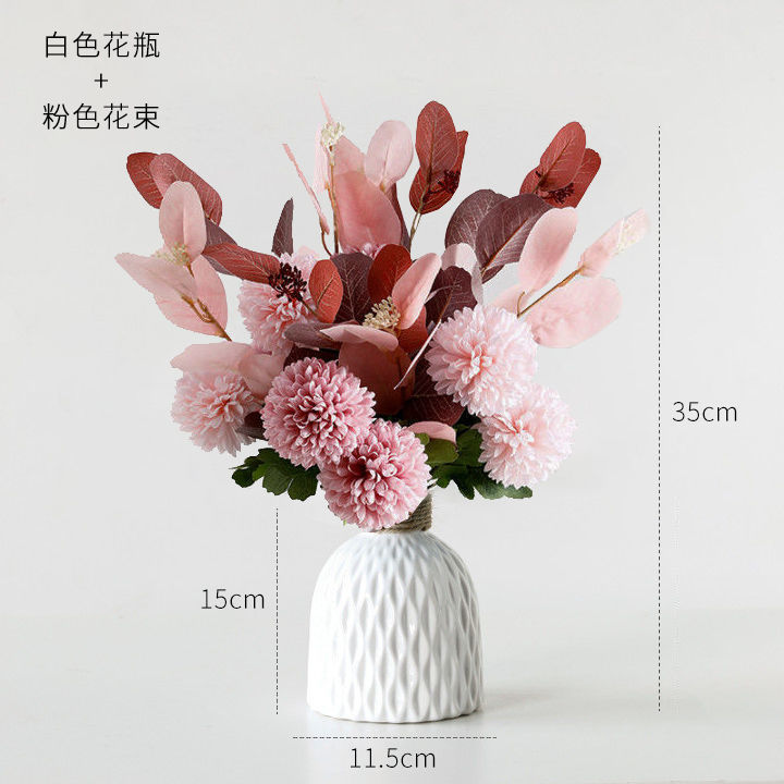 흰 꽃병 + 핑크 유칼립투스 잎