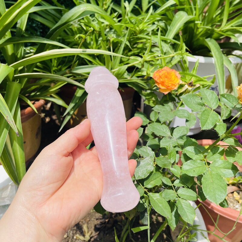 天然粉晶雕刻原石打磨水晶按摩棒 图 4