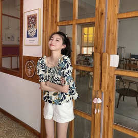 夏季短款衬衫设计感小众方领碎花上衣小个子短袖娃娃衫泡泡袖衬衣