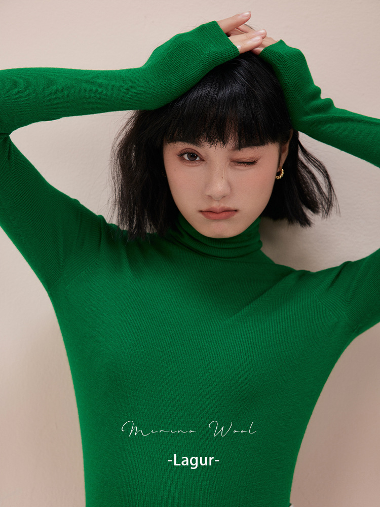 トップスは新年の赤色、シームレスな一体型揚子紡績100％ウールニット、女性用スリムフィットハイネックセーター