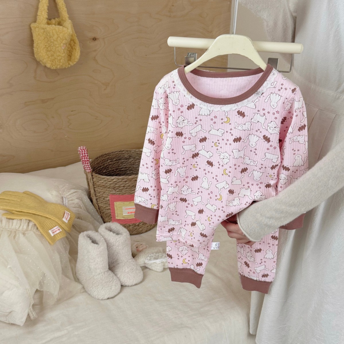 Pantalones de otoño para niños sin hueso 240g engrosado abrigo de otoño para bebés sala de calefacción pijamas de algodón invierno ropa para el hogar