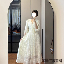 重工刺绣连衣裙女2022年冬季新款法式高级感优雅气质中长裙