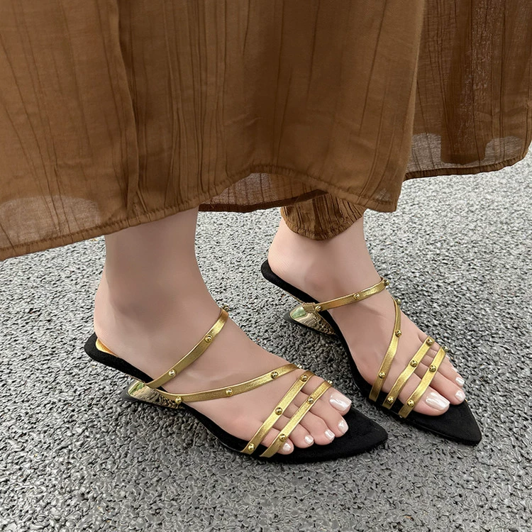 Французские босоножки с острым носком и открытым носком для женщин, которые можно носить летом на улице с юбками, красивые женские босоножки в сказочном стиле, на танкетке и на высоком каблуке.