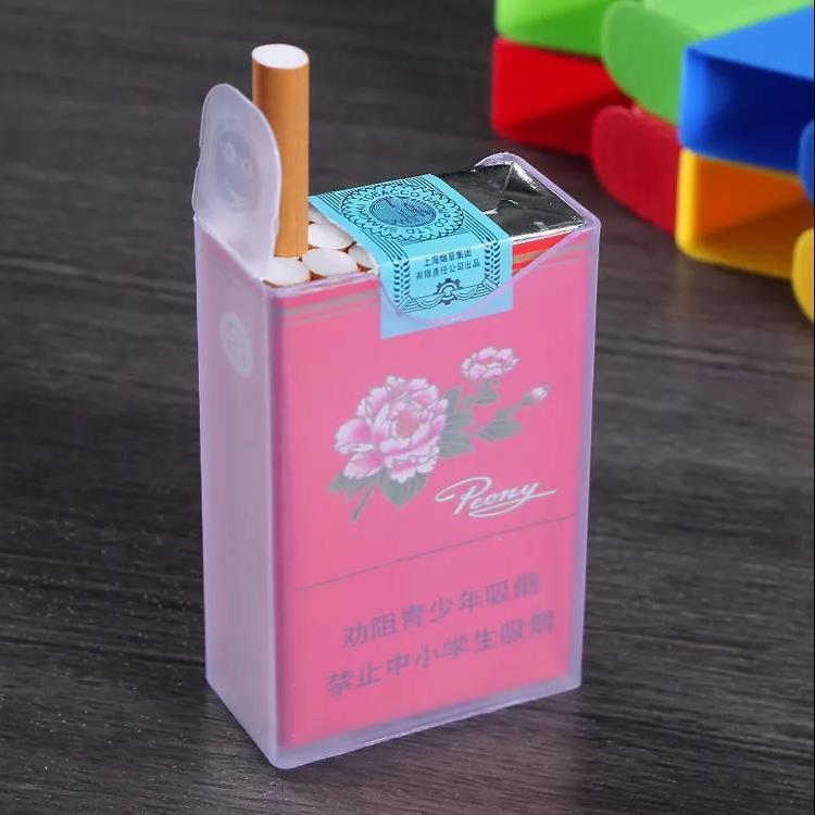 厚手のたばこ箱ソフトパックのたばこ箱は全部で20本を入れて携帯しています。|undefined