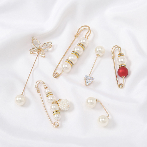 Pants waist tightening artifact, waist tightening pin to fix clothes, sweater brooch, women's accessories, pearl anti-exposure buckle pin wholesale