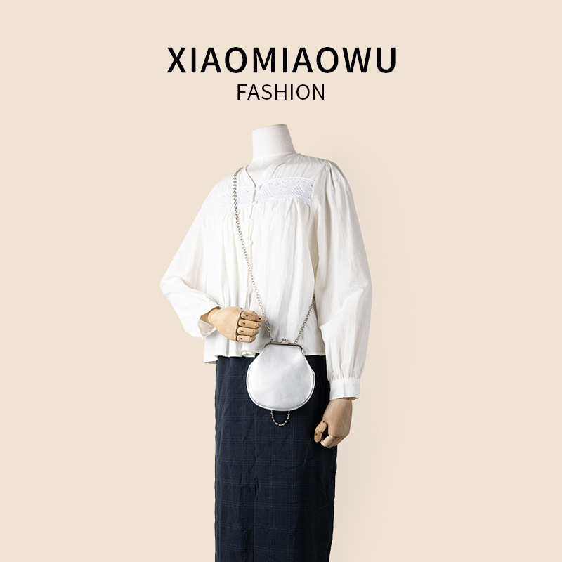 Beaded chain mini crossbody simple and exquisite, small shell bag, fashionable clip handbag, women's niche high-end_voghion.com