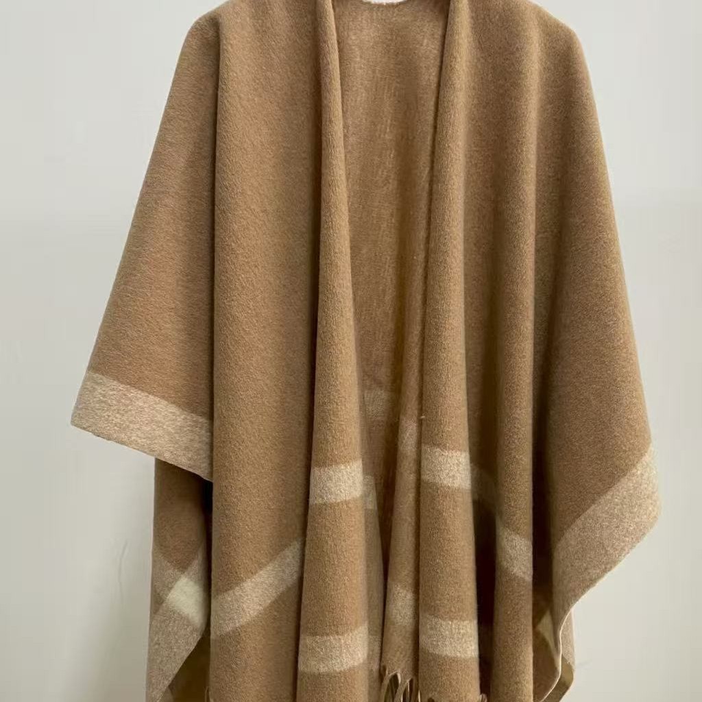 Retro woolen demi-season cloak
