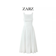ZARZは欧米風の新型婦人服を自作しました。