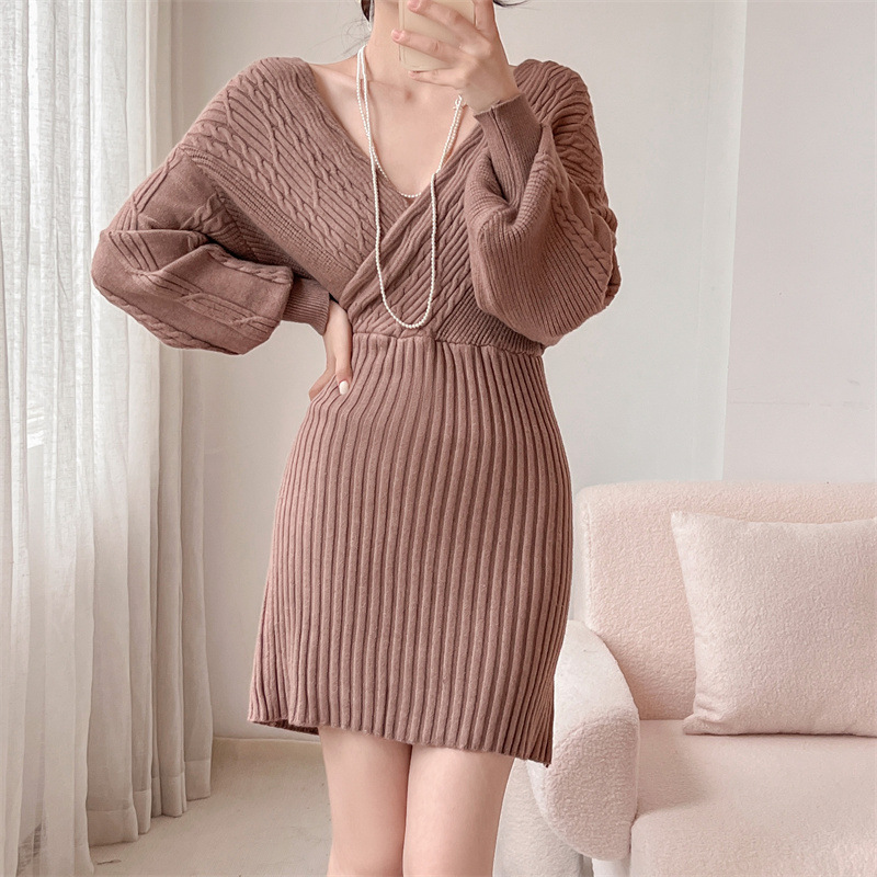 Vestito aderente con scollo a V, sexy, in maglia, autunno/inverno 2023, nuovo alla moda, con intrecci di pasta fritta, lunghezza media_voghion.com