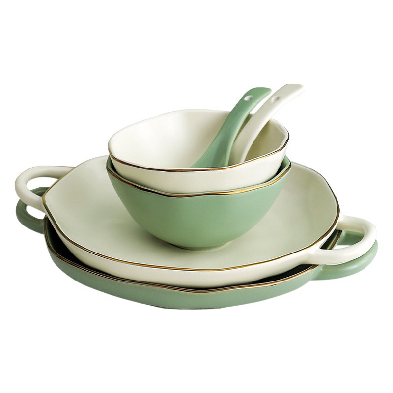 Moderno juego de regalo de tazones de sopa de lujo, diseño creativo de nido curvo irregular con vajilla de cerámica con borde dorado, que incluye platos, tazones y cucharas para uso doméstico.