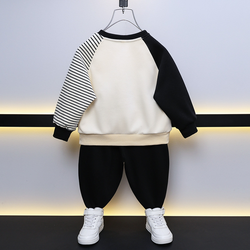 6119 Traje de suéter de niño para niños 2025 primavera y otoño nuevo estilo estilo occidental cosido de moda para bebés ropa de otoño de celebridades de Internet