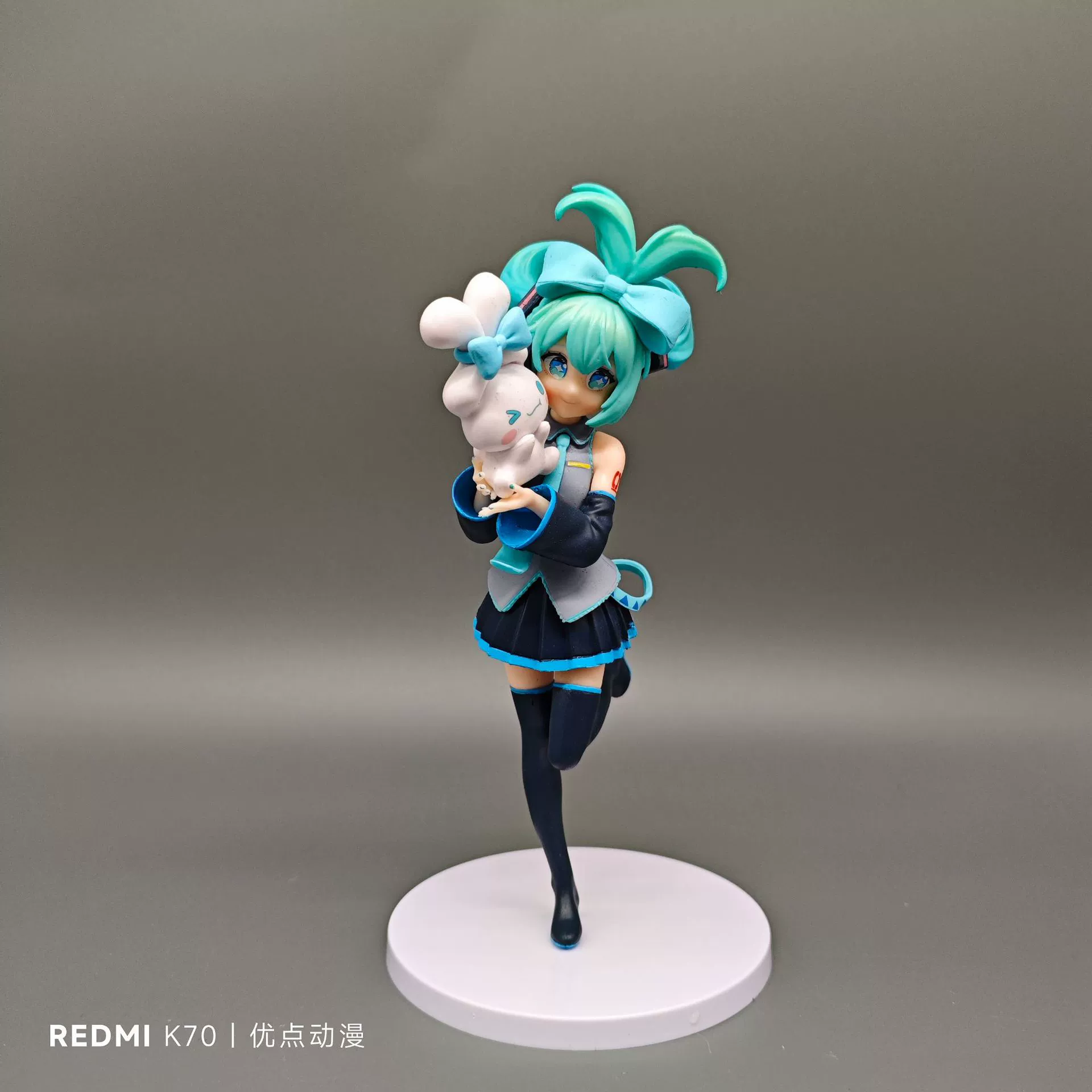 Фигурка ручной работы Hatsune Miku в позе сидящей с большими ушами, модель по двумерной анимации, декоративная