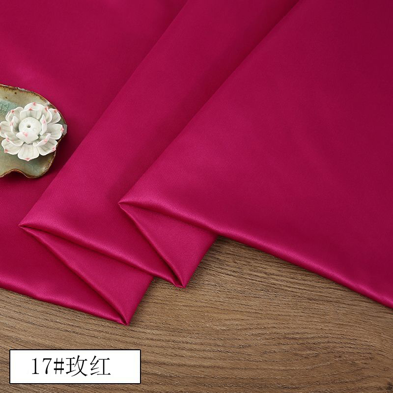 現物は高級なサテン生地のチャイナドレスを提供しています。|undefined