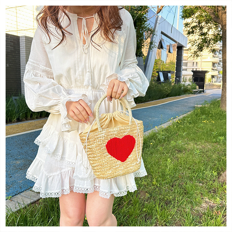 Women's Gender Streetwear Style Women's Medium Straw Heart Shape Streetwear Bucket Open Bucket Bag