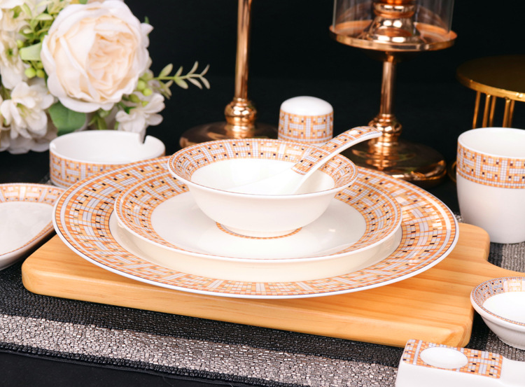 Dinner set 800004.jpg